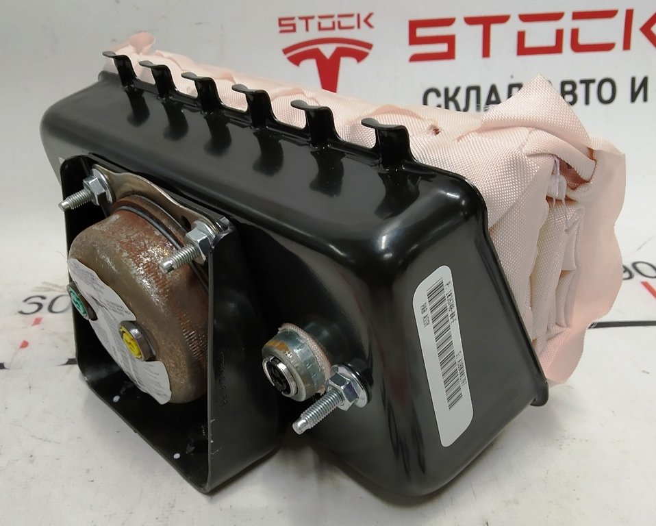 7 Passagerarkrockkudde (dash) Tesla modell X 1036748-00-F